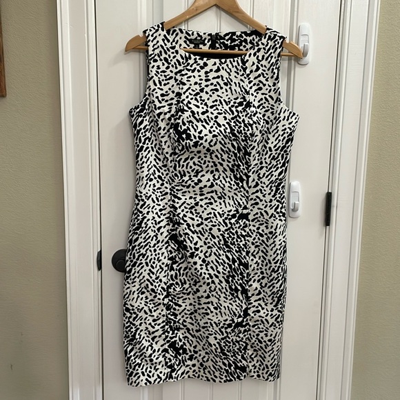 TALBOTS black and cream print sleeveless dress.  8 - Picture 1 of 5